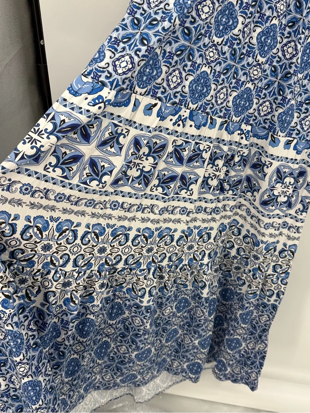 Tuckernuck Blue Majolica Tile Ginger Maxi Dress Flutter Sleeve Tiered XL NEW - Picture 6 of 15